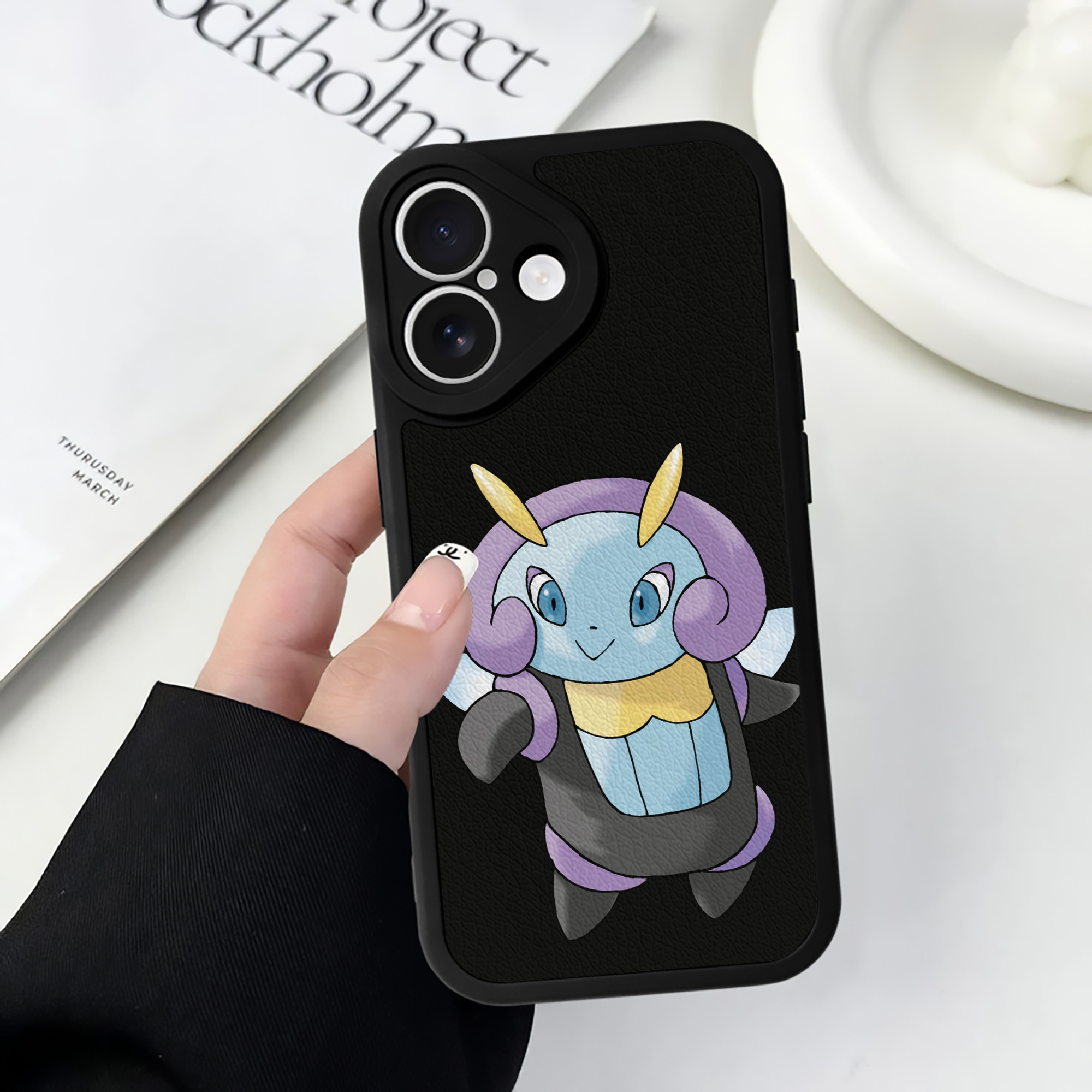 （画像用） ポケットモンスター Pokémon 【iPhone 16シリーズ対応】シリコンスマホケース（レザー調） 材質：シリコン